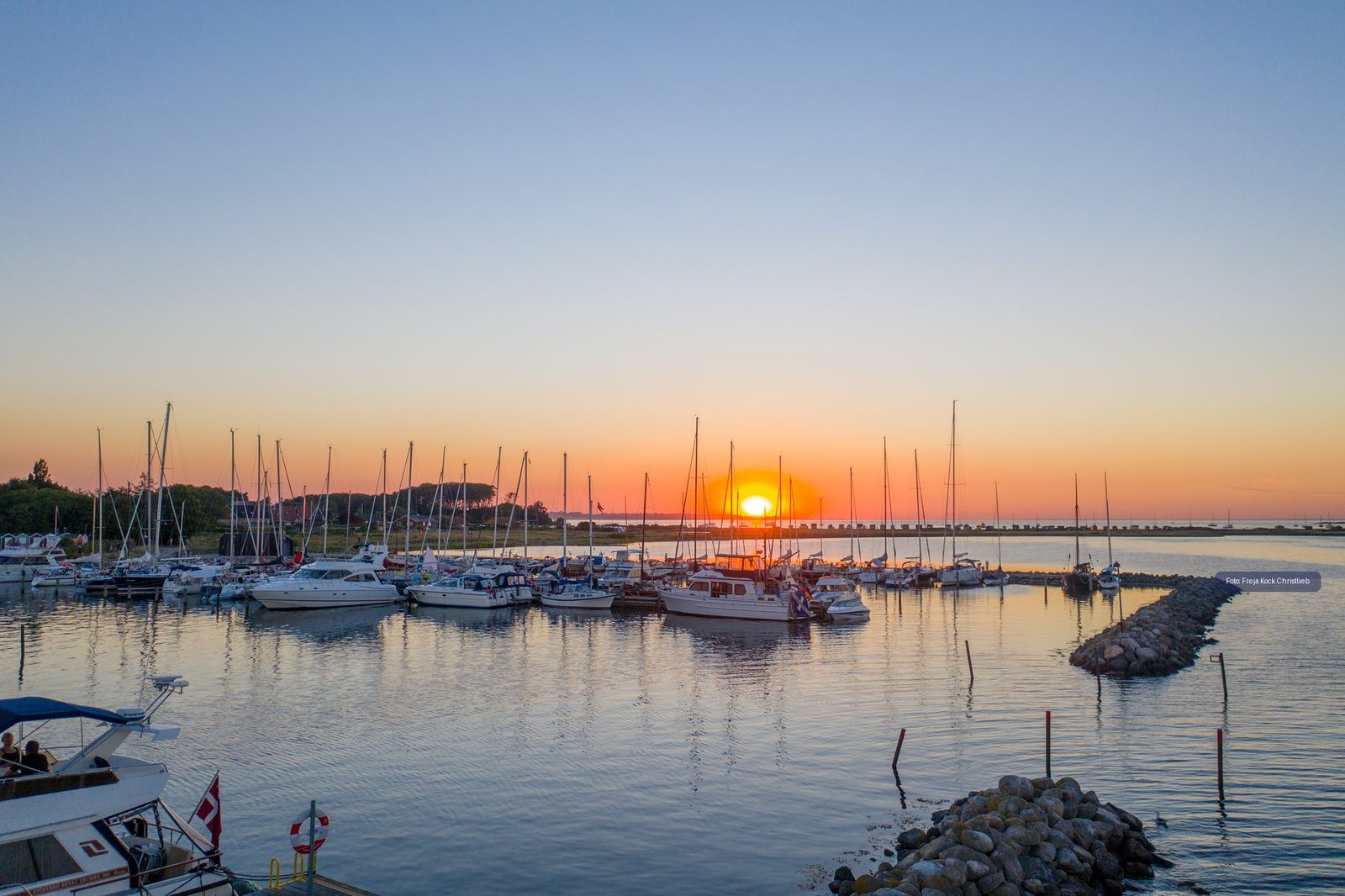 Solnedgang over lystbådehavnen i Ærøskøbing